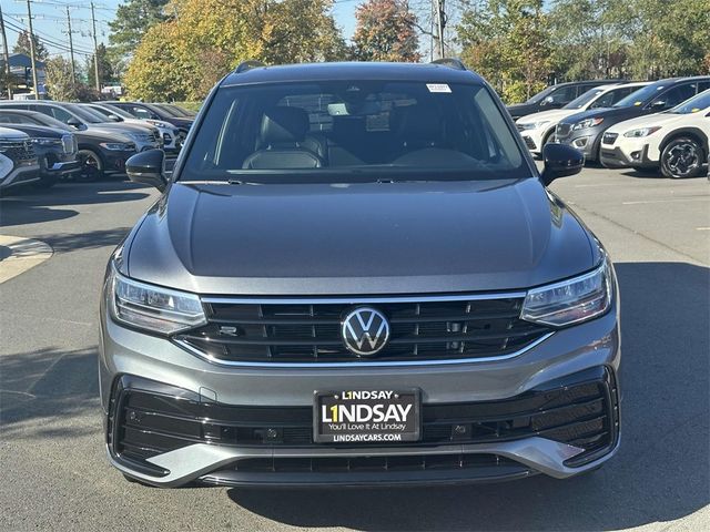 2022 Volkswagen Tiguan SE R-Line Black