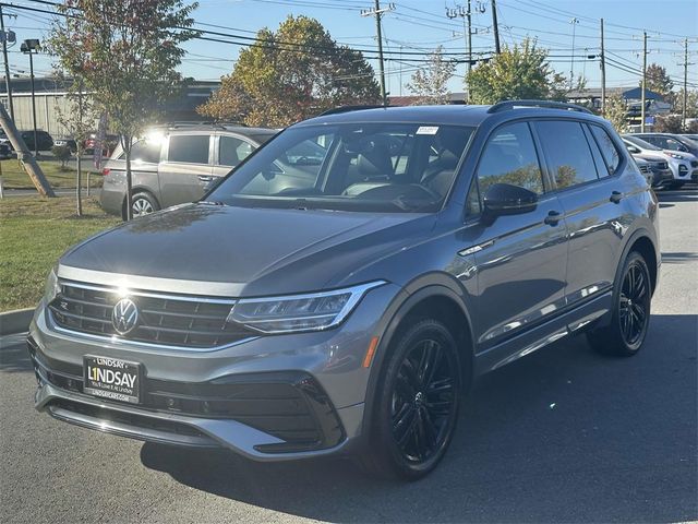 2022 Volkswagen Tiguan SE R-Line Black