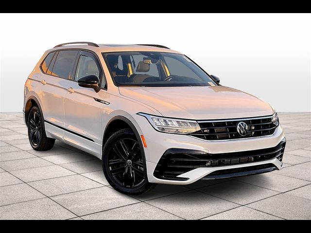 2022 Volkswagen Tiguan SE R-Line Black