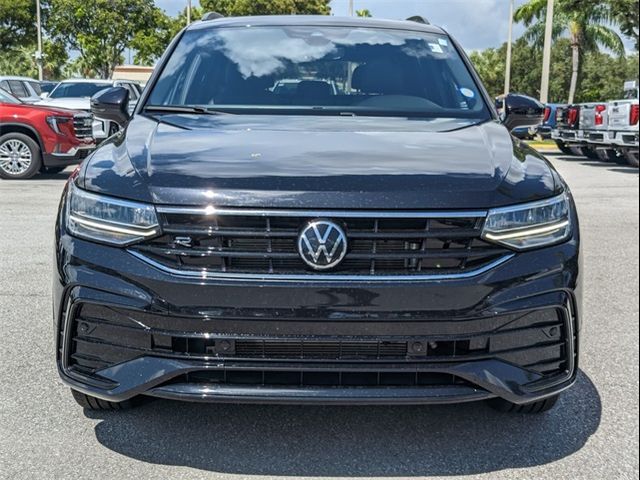 2022 Volkswagen Tiguan SE R-Line Black