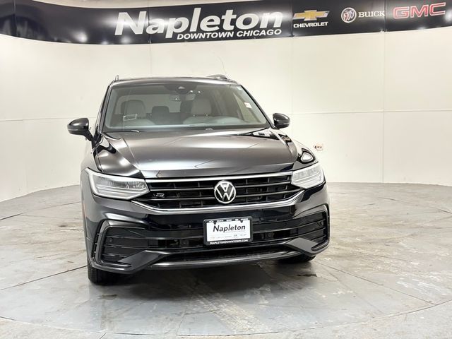 2022 Volkswagen Tiguan SE R-Line Black