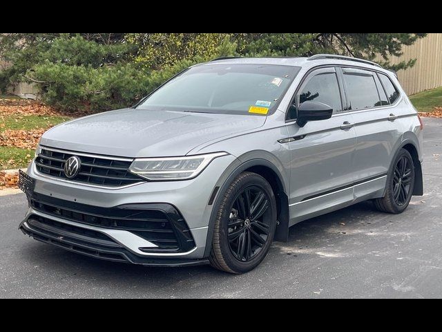 2022 Volkswagen Tiguan SE R-Line Black