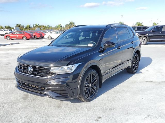 2022 Volkswagen Tiguan SE R-Line Black