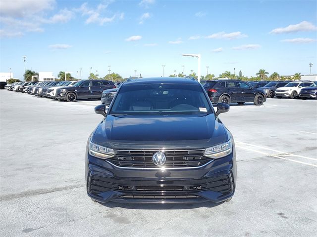 2022 Volkswagen Tiguan SE R-Line Black