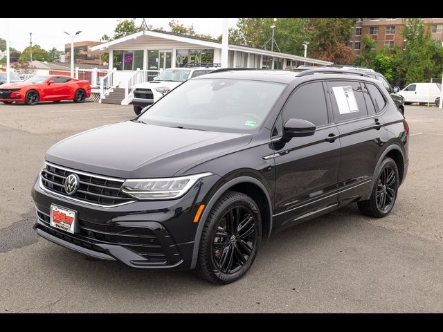 2022 Volkswagen Tiguan SE R-Line Black