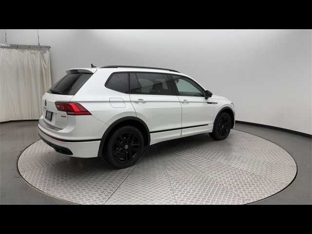 2022 Volkswagen Tiguan SE R-Line Black