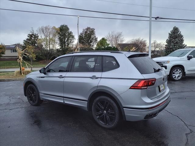 2022 Volkswagen Tiguan SE R-Line Black