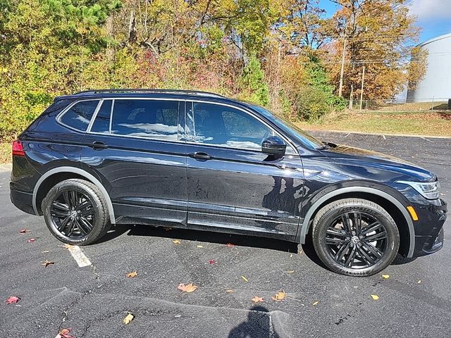 2022 Volkswagen Tiguan SE R-Line Black