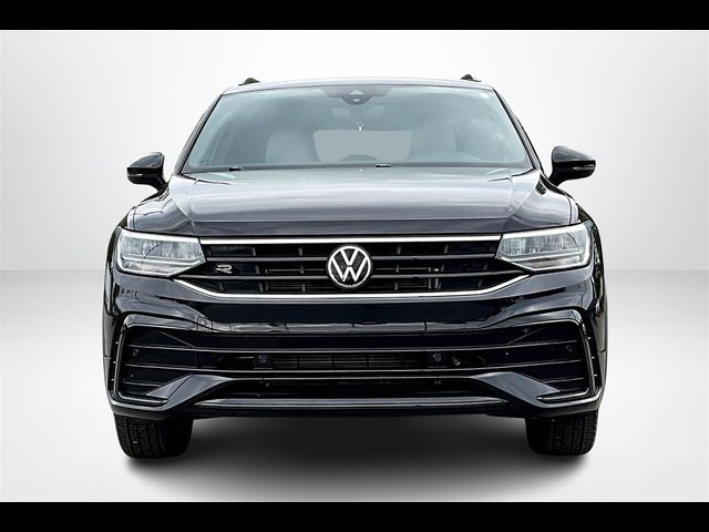 2022 Volkswagen Tiguan SE R-Line Black