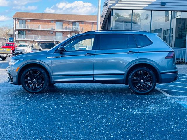 2022 Volkswagen Tiguan SE R-Line Black