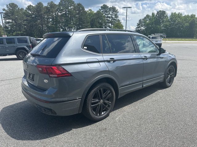 2022 Volkswagen Tiguan SE R-Line Black