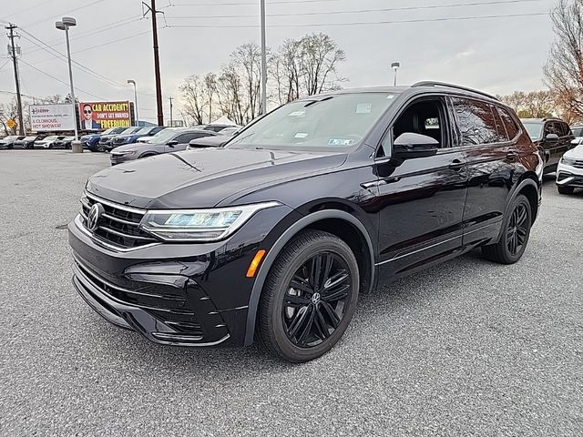 2022 Volkswagen Tiguan SE R-Line Black