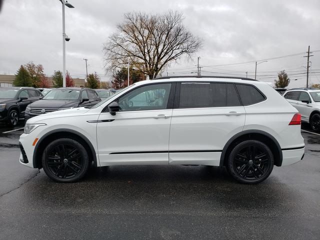 2022 Volkswagen Tiguan SE R-Line Black