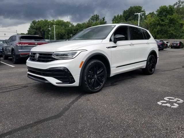 2022 Volkswagen Tiguan SE R-Line Black