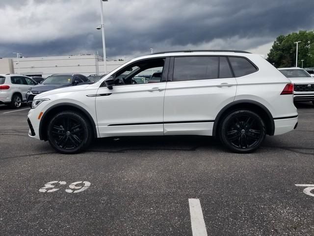 2022 Volkswagen Tiguan SE R-Line Black