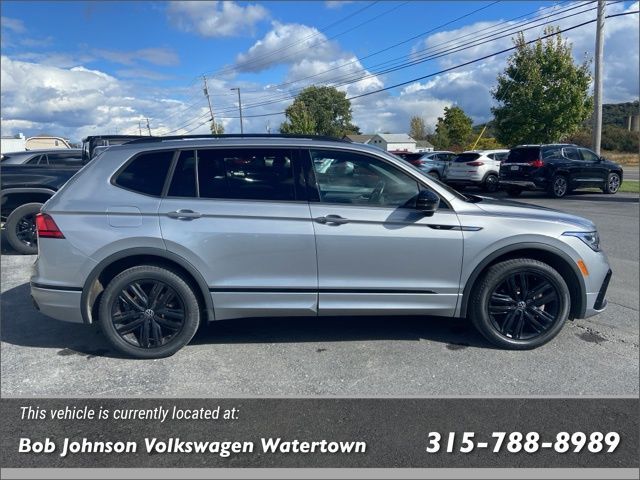 2022 Volkswagen Tiguan SE R-Line Black