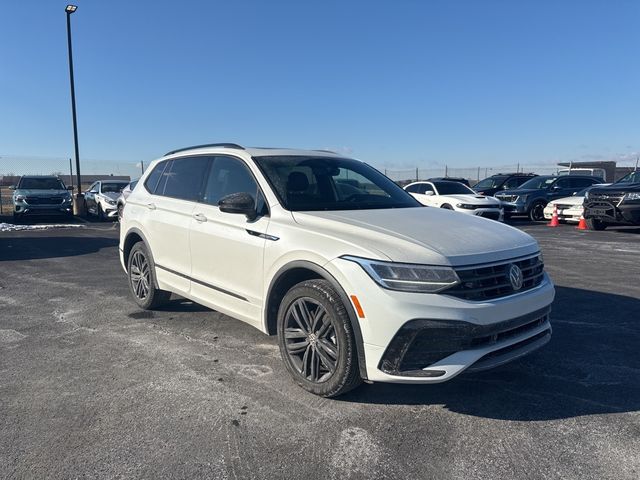 2022 Volkswagen Tiguan SE R-Line Black