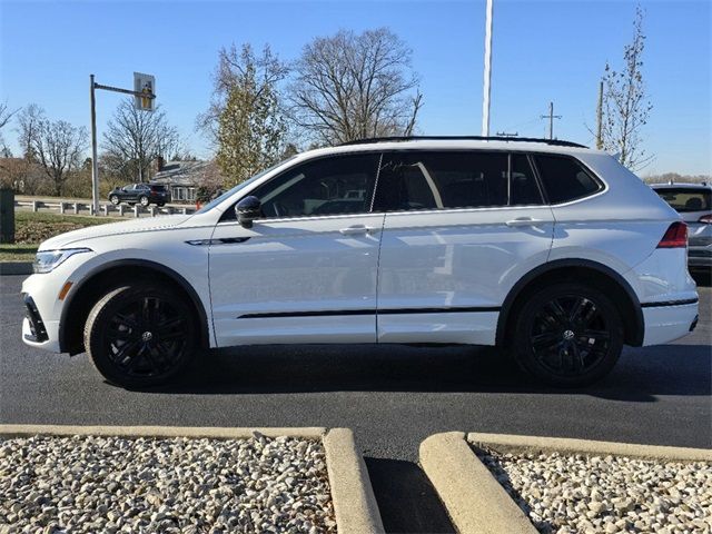 2022 Volkswagen Tiguan SE R-Line Black