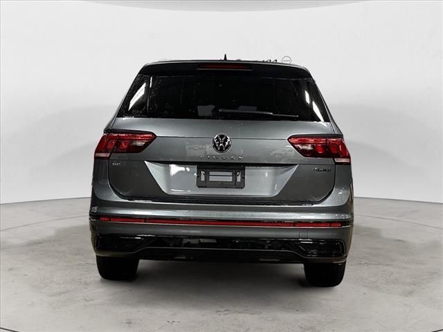 2022 Volkswagen Tiguan SE R-Line Black