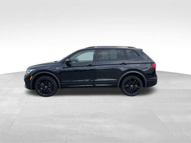 2022 Volkswagen Tiguan SE R-Line Black