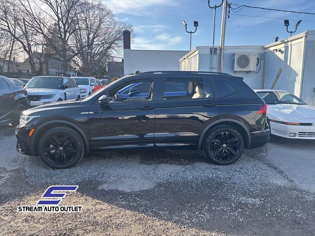 2022 Volkswagen Tiguan SE R-Line Black