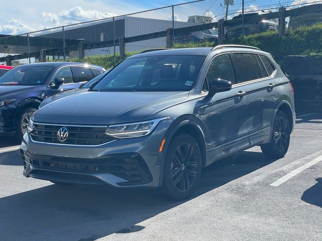 2022 Volkswagen Tiguan SE R-Line Black