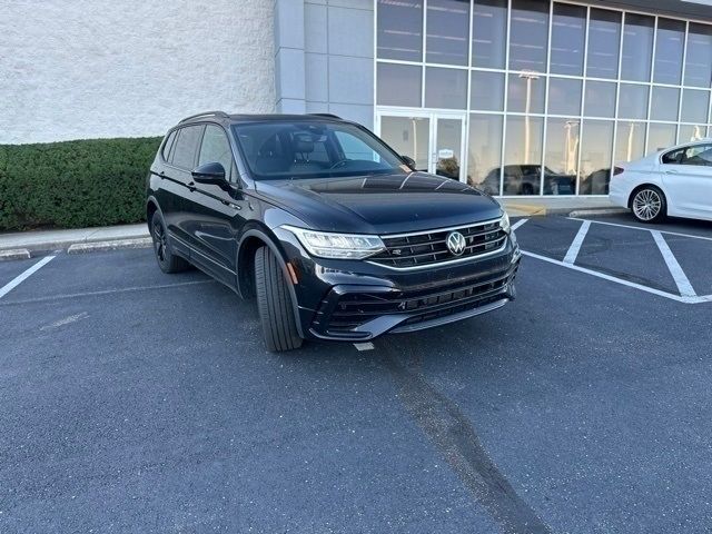 2022 Volkswagen Tiguan SE R-Line Black