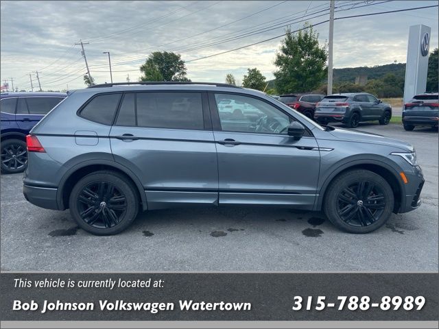 2022 Volkswagen Tiguan SE R-Line Black