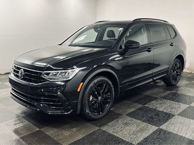 2022 Volkswagen Tiguan SE R-Line Black