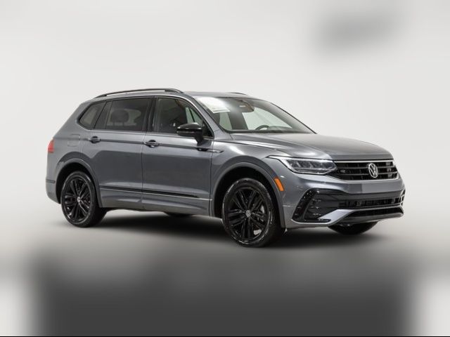 2022 Volkswagen Tiguan SE R-Line Black