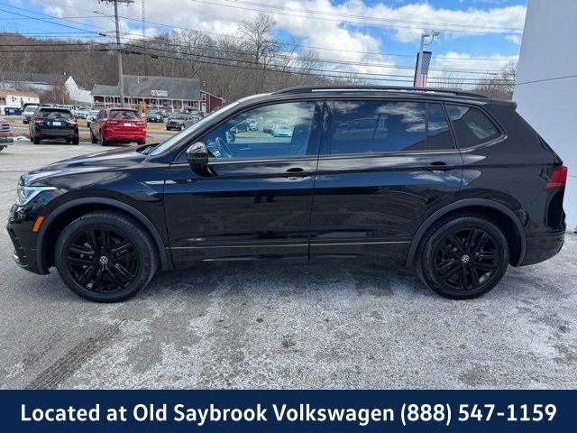 2022 Volkswagen Tiguan SE R-Line Black