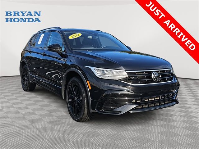 2022 Volkswagen Tiguan SE R-Line Black