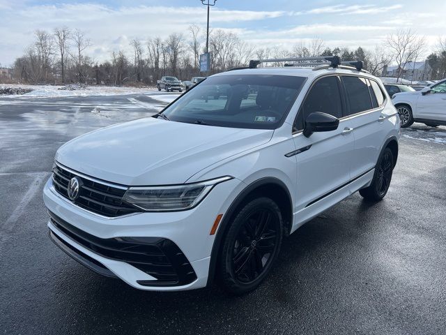 2022 Volkswagen Tiguan SE R-Line Black