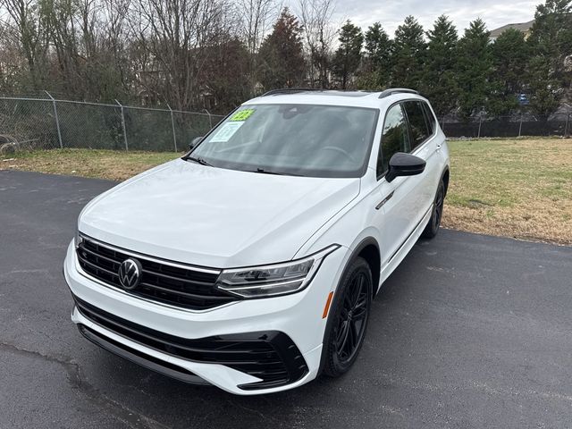 2022 Volkswagen Tiguan SE R-Line Black