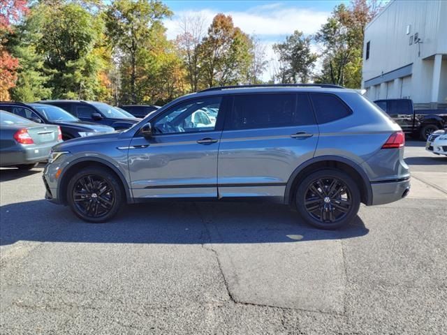 2022 Volkswagen Tiguan SE R-Line Black