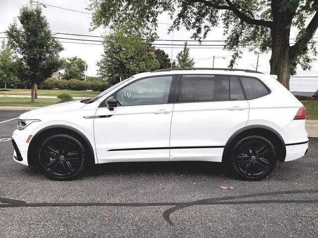 2022 Volkswagen Tiguan SE R-Line Black