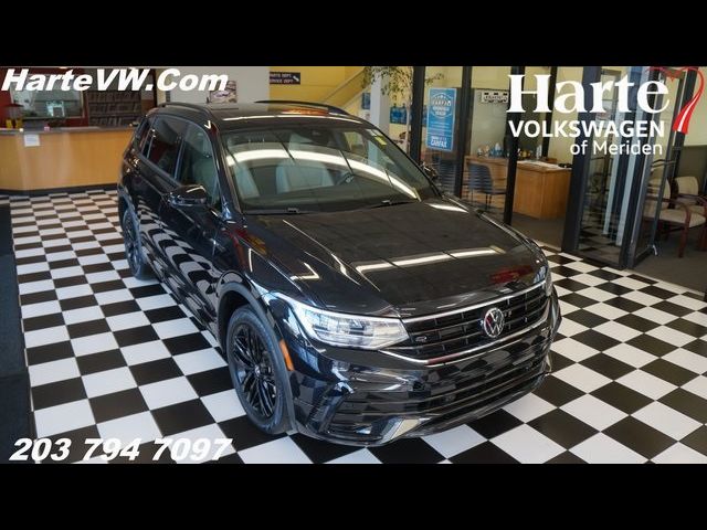 2022 Volkswagen Tiguan SE R-Line Black