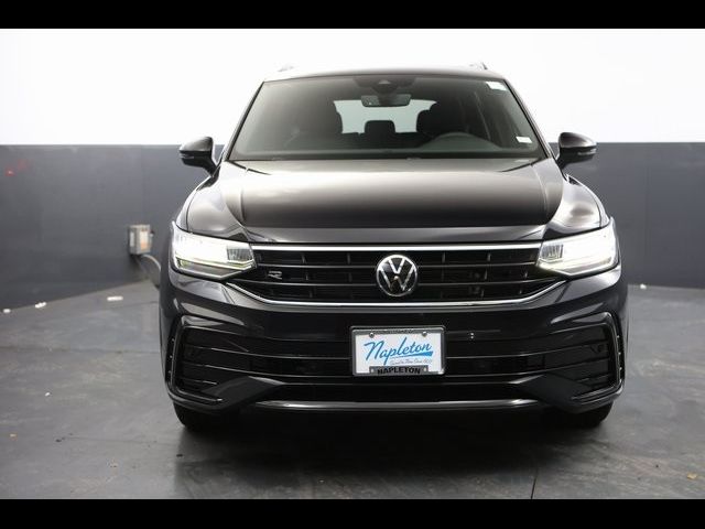 2022 Volkswagen Tiguan SE R-Line Black