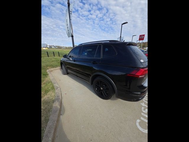 2022 Volkswagen Tiguan SE R-Line Black