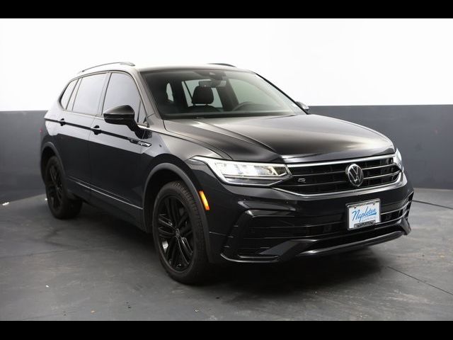 2022 Volkswagen Tiguan SE R-Line Black