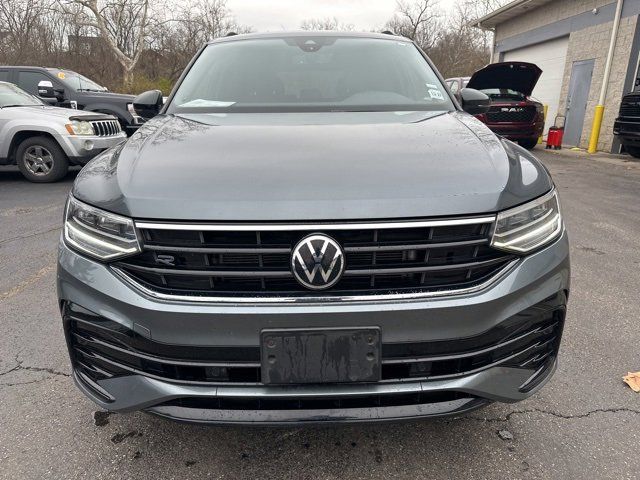 2022 Volkswagen Tiguan SE R-Line Black