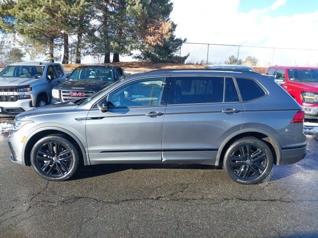 2022 Volkswagen Tiguan SE R-Line Black