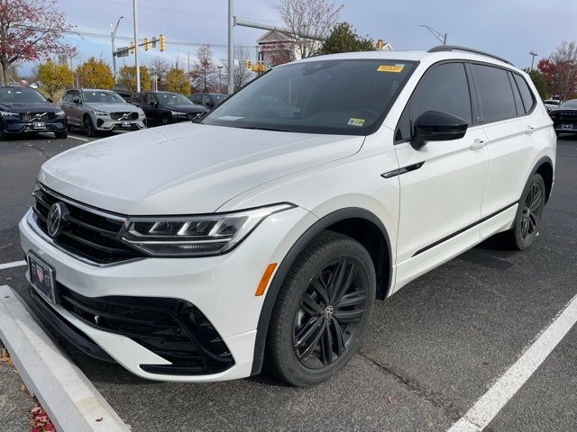 2022 Volkswagen Tiguan SE R-Line Black