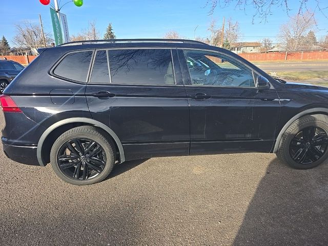 2022 Volkswagen Tiguan SE R-Line Black