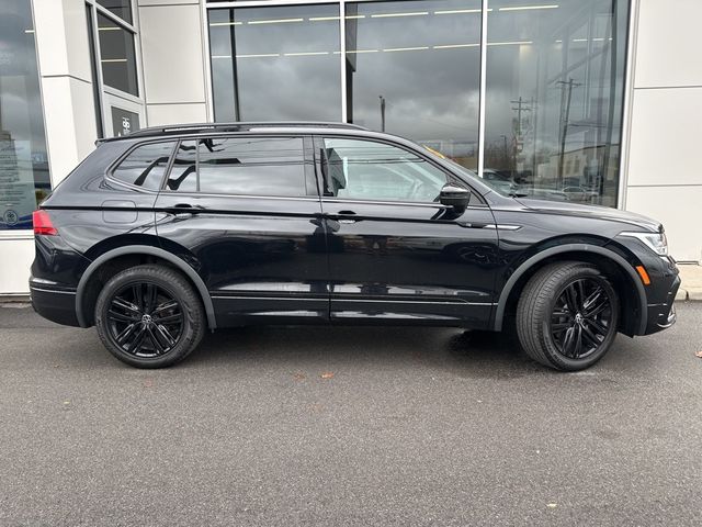 2022 Volkswagen Tiguan SE R-Line Black