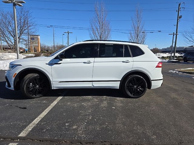 2022 Volkswagen Tiguan SE R-Line Black