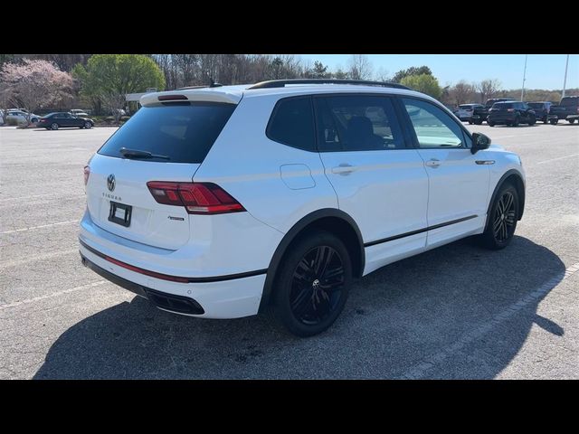 2022 Volkswagen Tiguan SE R-Line Black
