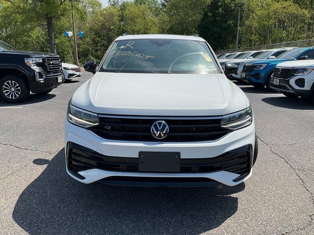 2022 Volkswagen Tiguan SE R-Line Black