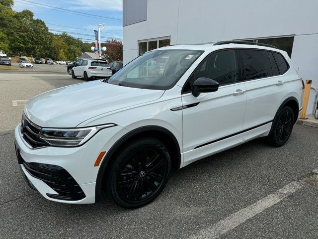 2022 Volkswagen Tiguan SE R-Line Black