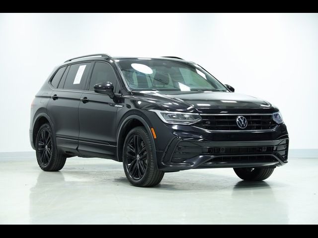 2022 Volkswagen Tiguan SE R-Line Black